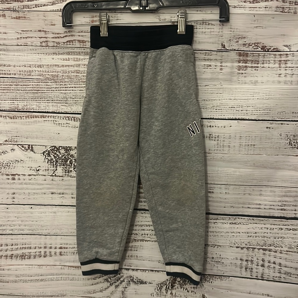 Gray Nike air sweatpants size 4t
